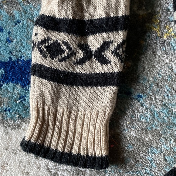 Cardigan - Picture 2 of 6